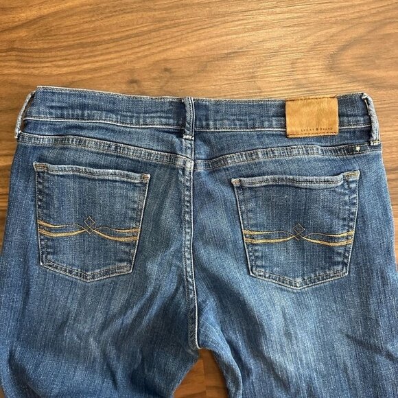 Lucky Brand Sweet n Straight Jeans Size 8  Inseam 31 Medium Wash - Picture 9 of 12
